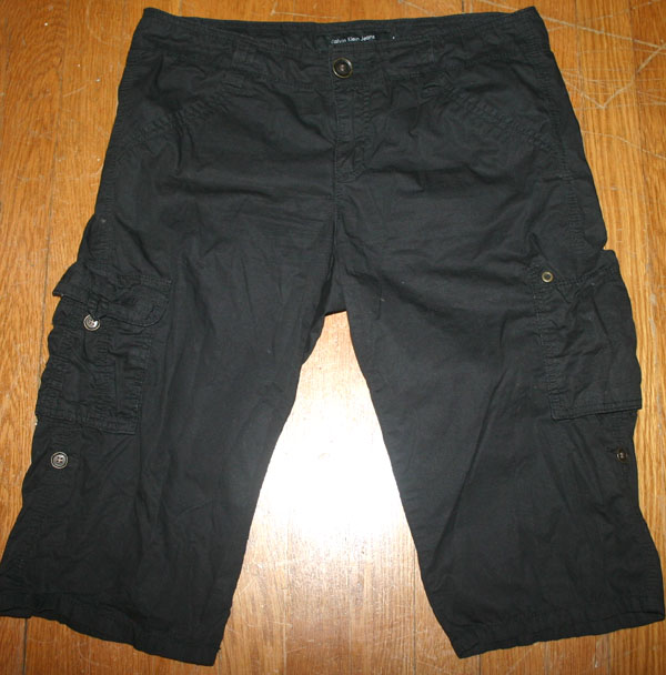 Black Cargo Capris