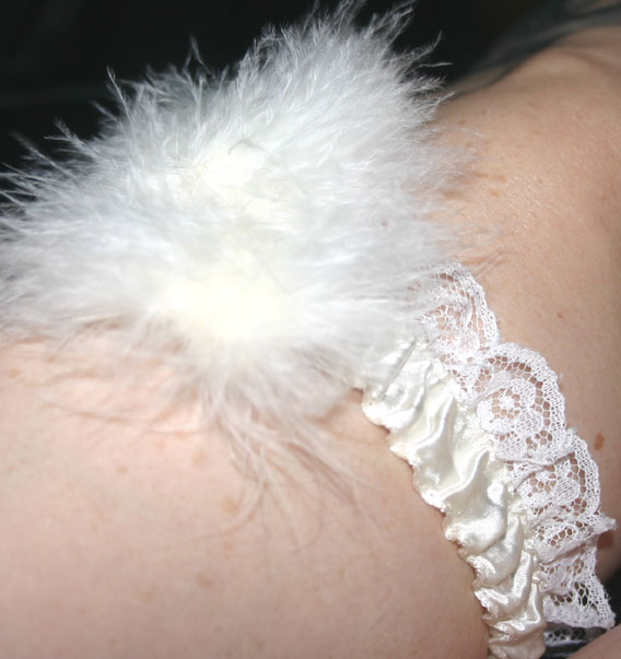 Vintage White Marabou Satin Lace Wedding Garter 1600 1250